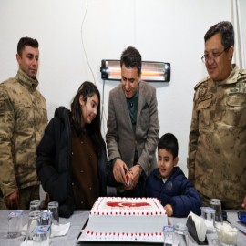 Vatan nöbetinde sürpriz buluşma