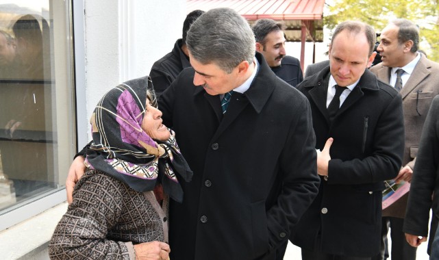 Köy halkının derdine ortak oldu