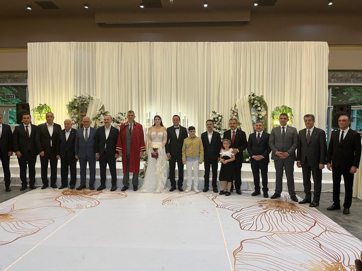 Vali Yardımcısı Altuntaş'ın mutlu günü