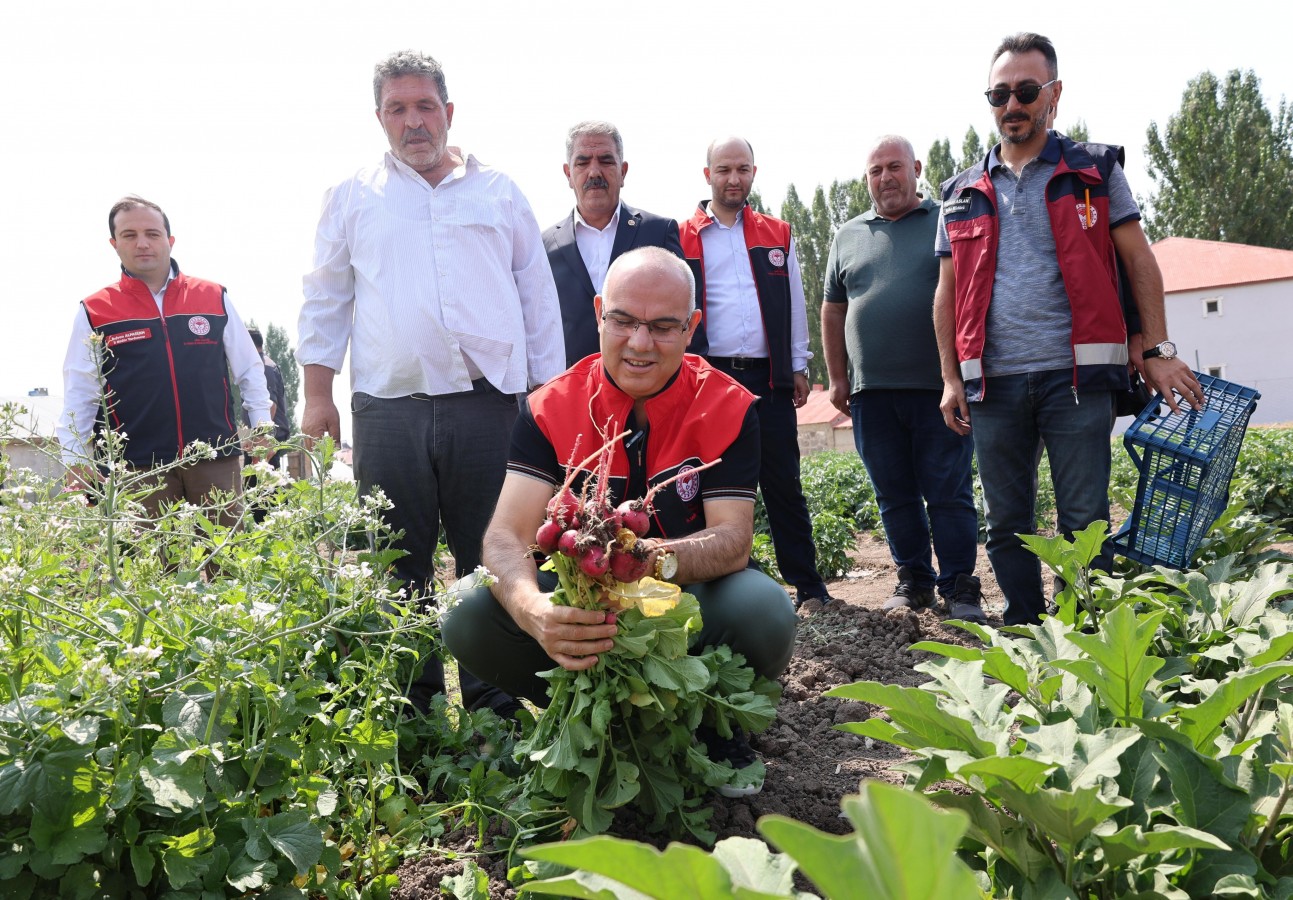 "Tarım, insanımızın alın teriyle yoğrulmuş en değerli mirastır";
