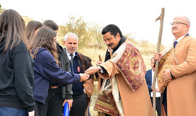 Vali Demiryürek, Anadolu'nun manevi yüzü Yunus Emre'yi andı