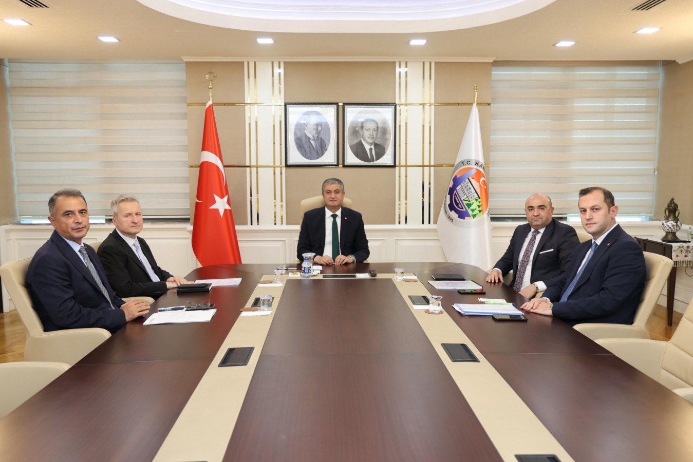 "Kaymakamlarımız, ihtiyaçlara çözüm üreten temel aktörlerdir";