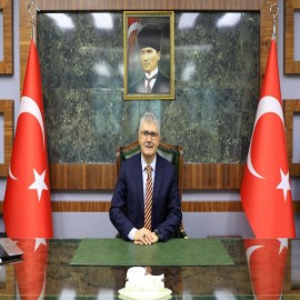 Vali Çelik: "Büyüklerimiz bir milletin hafızası, evlerimizin bereketidir!"
