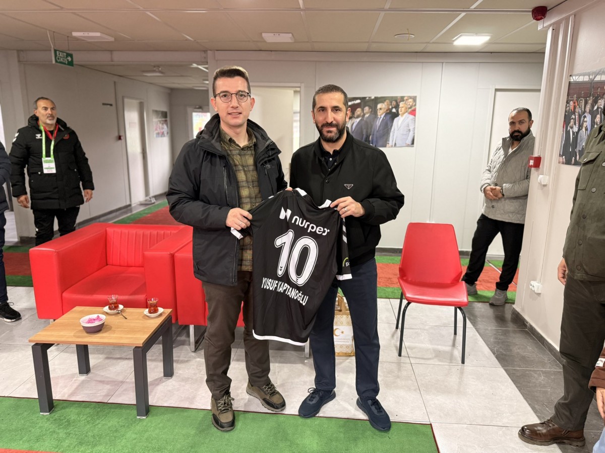 Bu maçta Kaymakam Kaptanoğlu tarafsız kaldı;