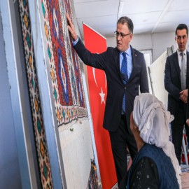 Geleneksel motiflere yeniden hayat veriyorlar