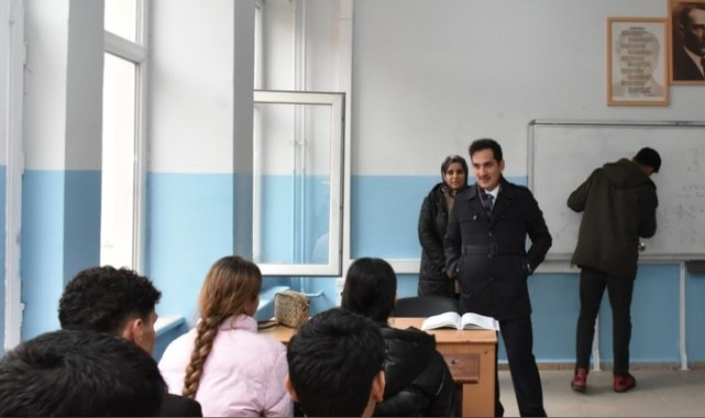 Kaymakam İpek, öğrencilerin hedeflerini dinledi