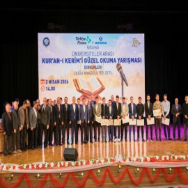 "Kur’an-ı Kerim sadece okunmak için değil, yaşanmak için gönderilmiştir"