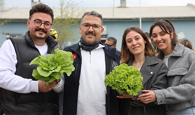 Iğdır'ın bu okulunda öğrenciler ekran değil toprak başında!;