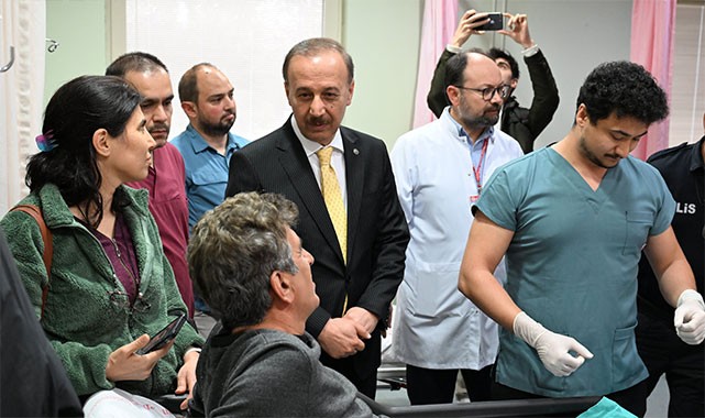 Isparta'da devrilen yolcu otobüsü faciadan döndü: Vali Erin, yaralıları ziyaret etti