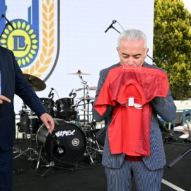 Vali Turan Karadeniz Şenliğinde vatandaşlarla buluştu