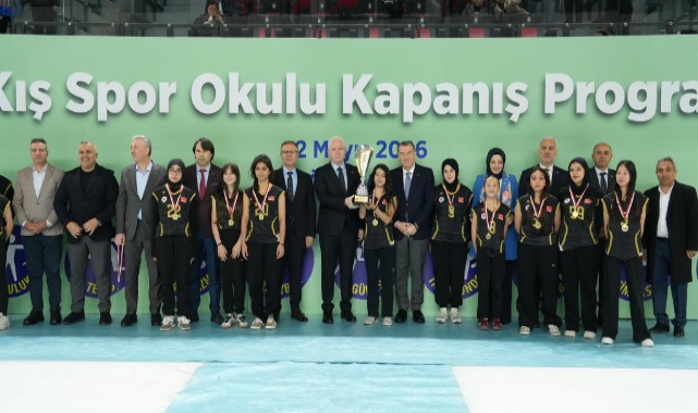 Zeytinburnu'nda 5 bin öğrenci kış spor okulunda buluştu
