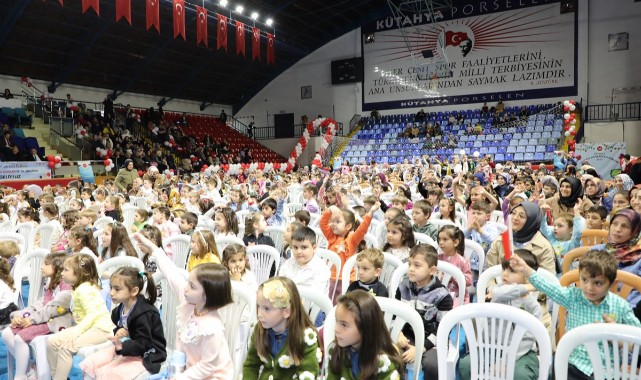 Kur’an öğrenen minikler için şenlik