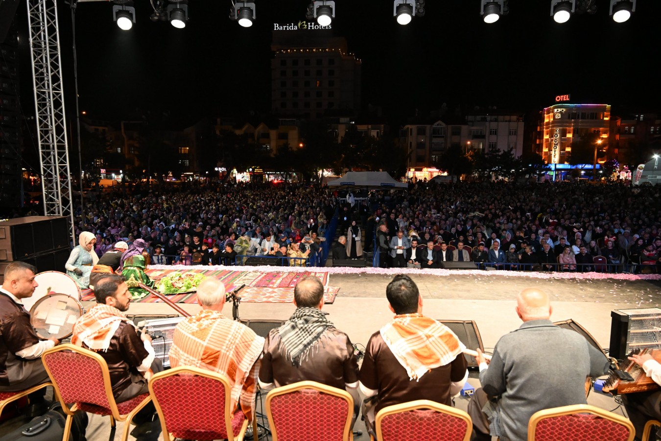 Isparta Gül Festivali, Urfa ahengiyle sona erdi;