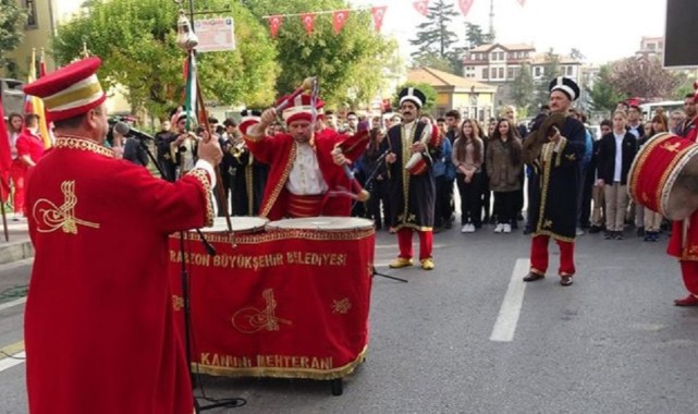 Trabzon'un fethi 26 Ekim yerine artık 15 Ağustos'ta kutlanacak