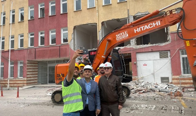 Tarihi valilik binası alanı eski fotoğraflardaki gibi olacak