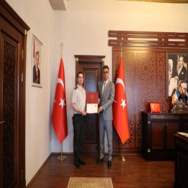 Kaymakam Karaloğlu, Erciş'e veda ediyor