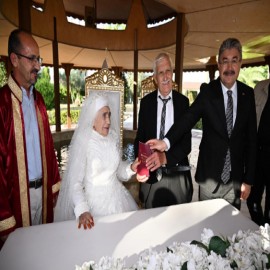 Vali, ikinci baharlarına şahitlik etti