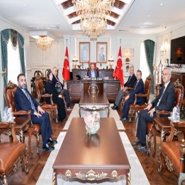 "Camiler, toplum hayatında birleştirici bir rol üstleniyor"