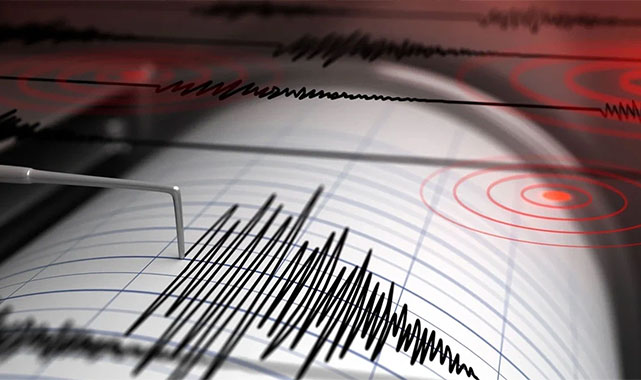 İstanbul'da korkutan deprem: Valilikten ilk açıklama geldi!;