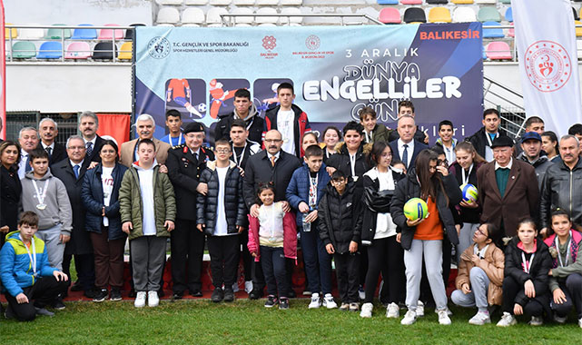 Balıkesir’de engeller aşıldı: Sporculara ödüllerini Vali Ustaoğlu verdi;