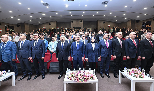 'Sosyal Medya ve İletişim Kampı' ile gençlerin iletişime bakış açısı değişiyor!;