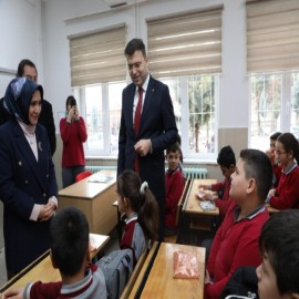 "Öğrenciler, bilişim sınıfları ile teknolojiyi bilinçli kullanacak"