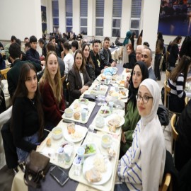 "Gençlerin, enerjisi ve gayreti gelecek adına en büyük güç"