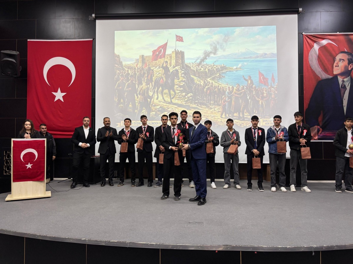 Kaymakam Kurt'un katılımıyla Saray'ın 108 yıllık kurtuluş coşkusu!