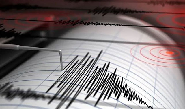 Vali Akbıyık'tan deprem sonrası açıklama: Panik ve yüksekten atlayan 75 vatandaş etkilendi;