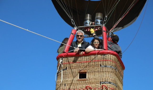 Vali Makas sıcak hava balonuyla uçtu