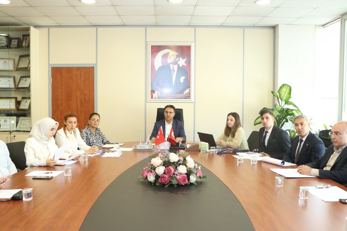 "Toplumun her kesimini ilgilendiren konular büyük bir hassasiyetle ele alınmalı";