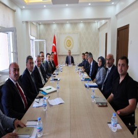 Vali Bozkurt, kaymakamlarla bir araya gelip kamu yatırımlarını görüştü