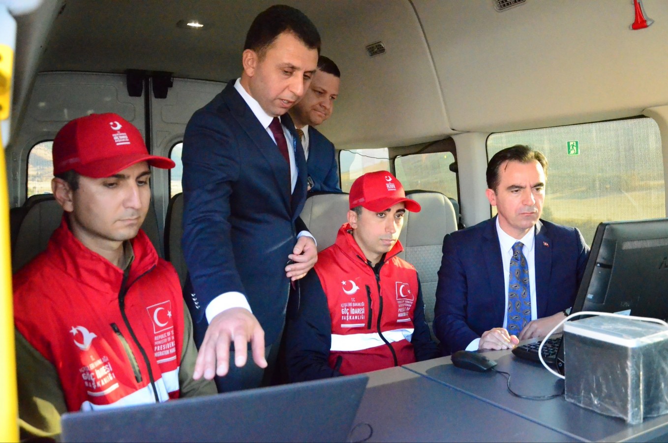 "Bitlis'te düzensiz göçle mücadele kesintisiz devam edecek";