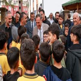 "Geleceğimiz sizleri çok seviyoruz"