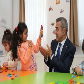 "Küçük yaşta sevgiyle verilen her değer, bir ömür boyu rehber olur"