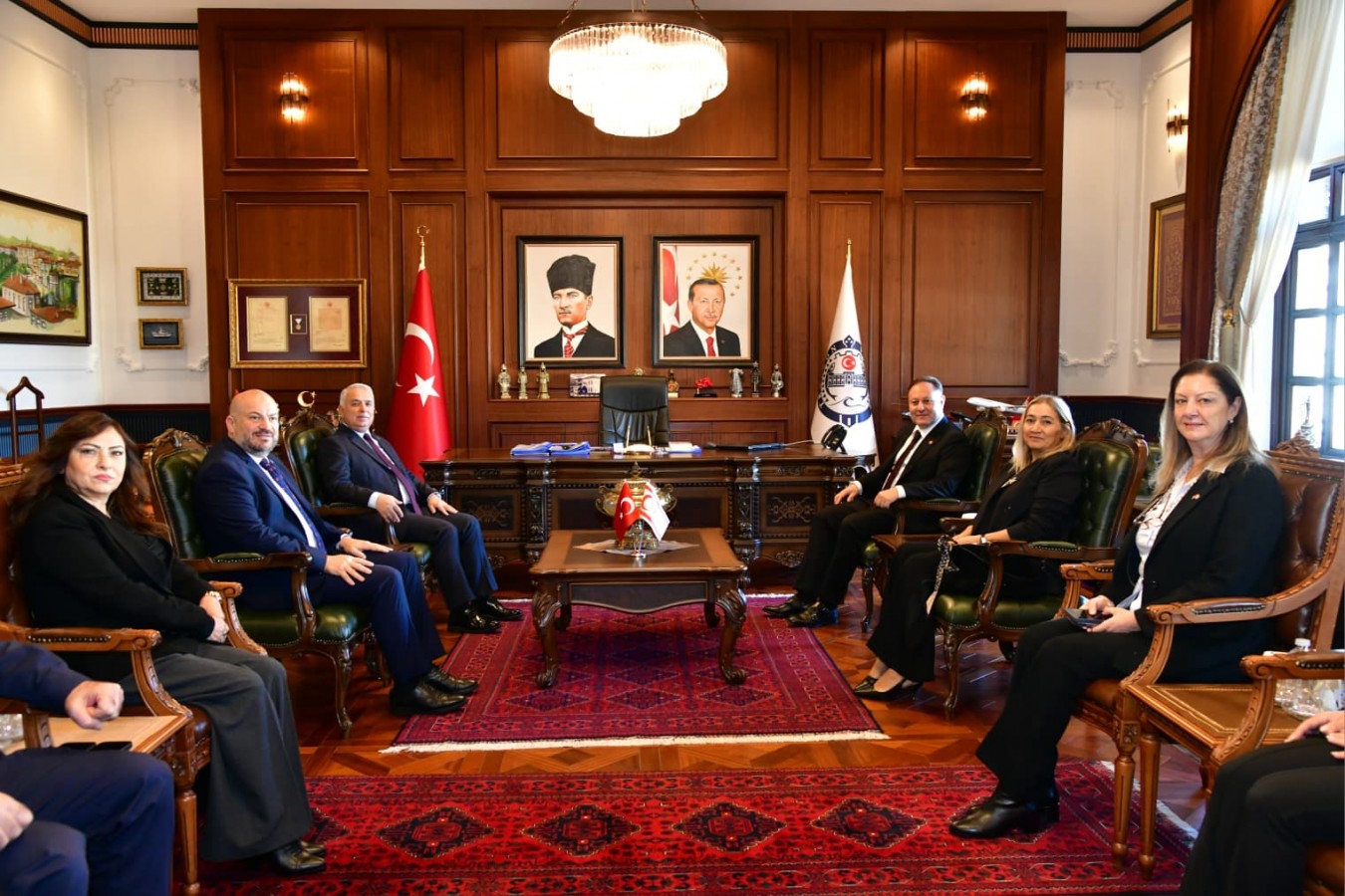 Türkiye-Kıbrıs ilişkileri Trabzon'da masaya yatırıldı;