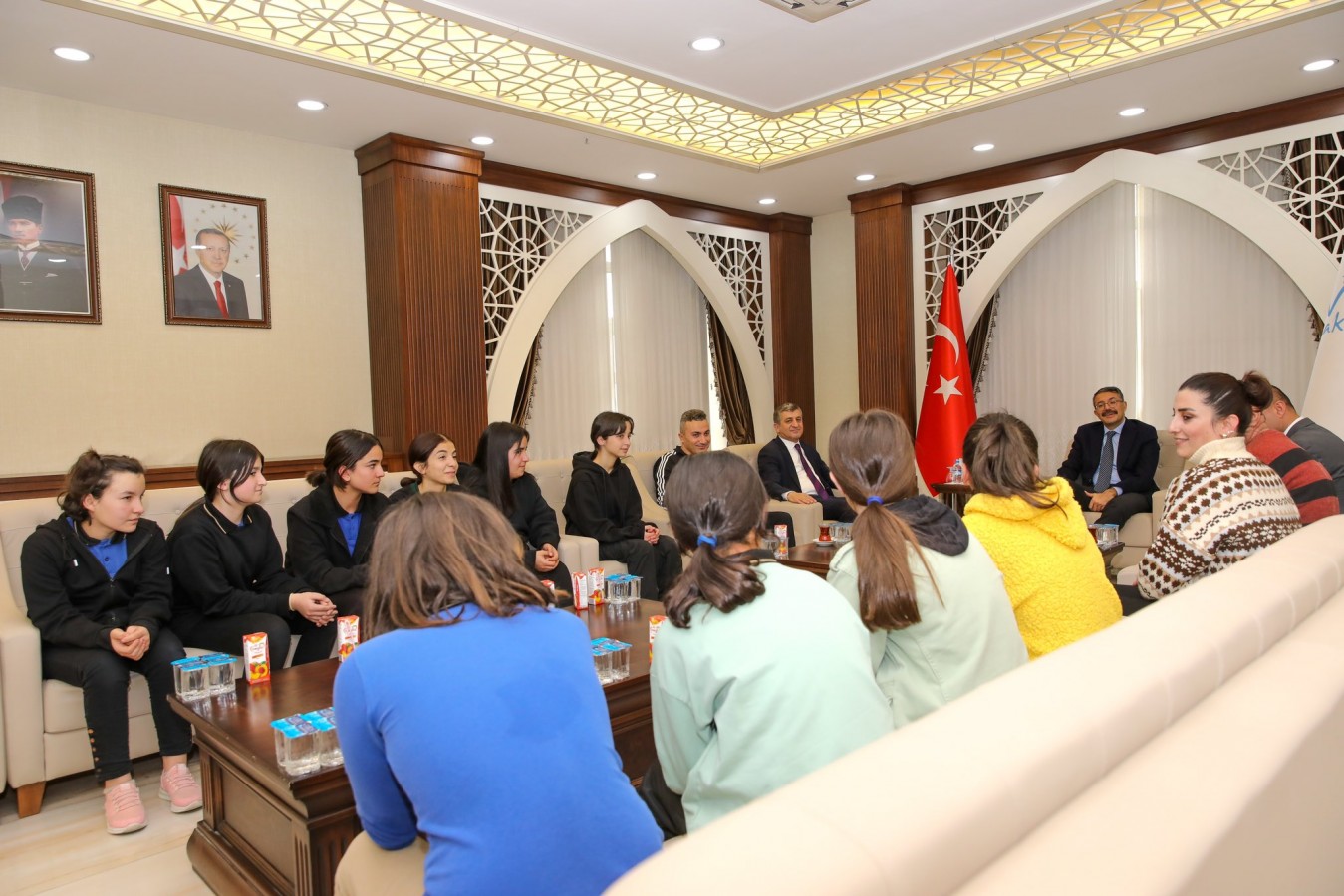 Türkiye üçüncüsü folklor ekibini ağırladı