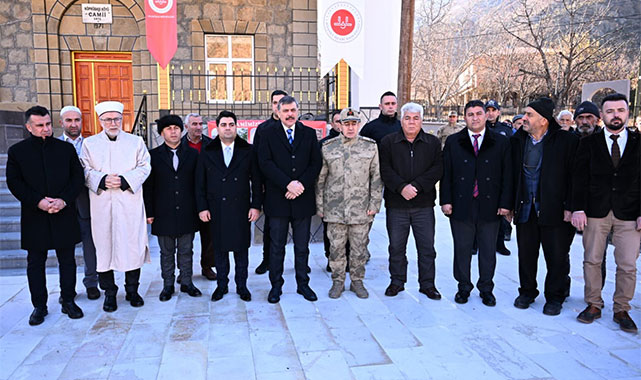 Erzurum'un yıpranmış camisine kapsamlı restorasyon: Yıllar sonra yeniden açıldı!;