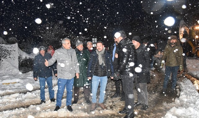 Gece yapılan yol açma çalışmalarını denetledi