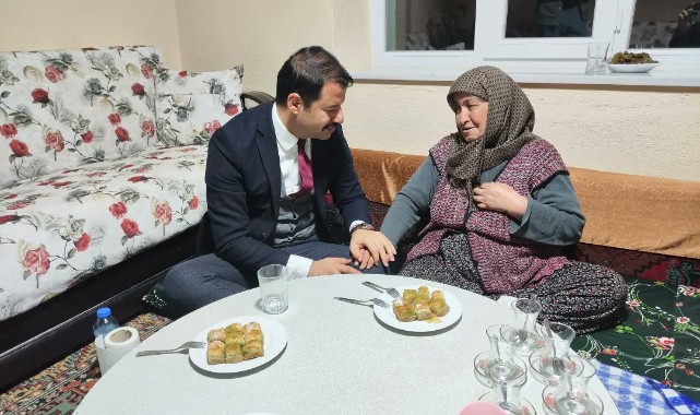 Şehit ailesinin iftar sofrasına misafir oldu