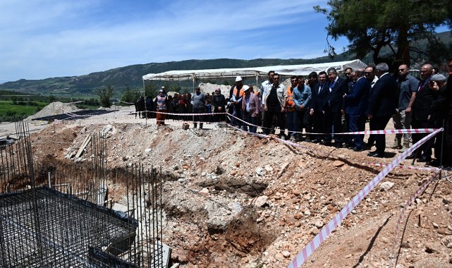 Depremzede köy evleri yıl sonuna yetişecek