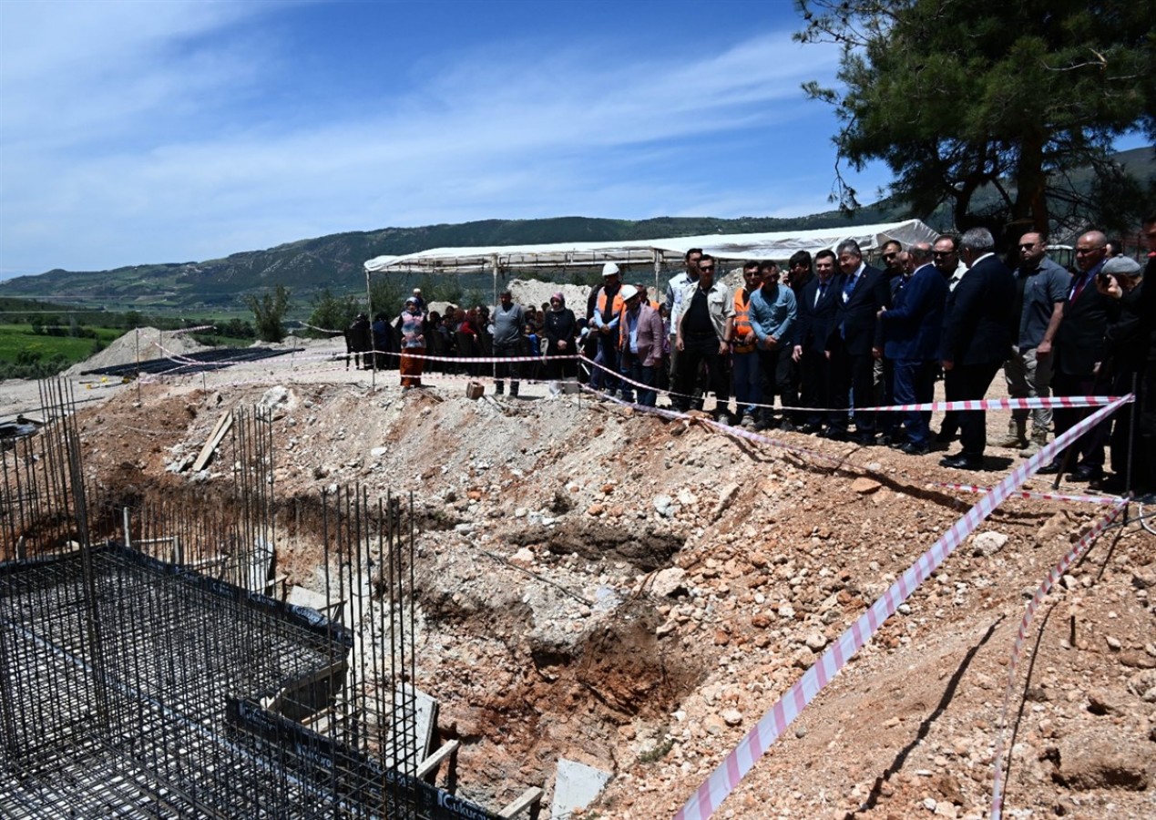 Depremzede köy evleri yıl sonuna yetişecek;