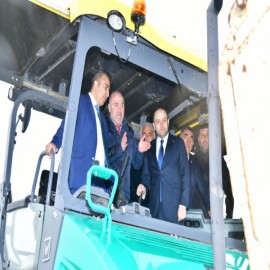 Vali Çiçek, betonla yenilenen yolları inceledi