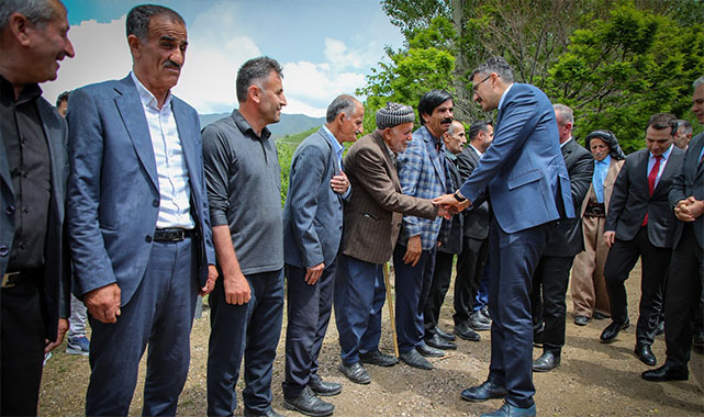 Vali Çelik, vatandaşların sıkıntılarını dinleyip talimatları verdi;