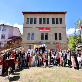 “Kitap okuma kültürünün aile çatısı altında yeşermesi çok önemli”