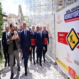 Bakan Ersoy ve Vali Hüseyin Kök Göreme’de restorasyon çalışmalarını inceledi