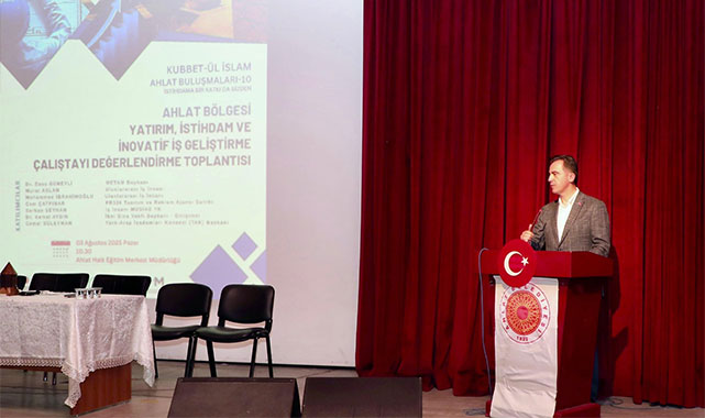 Vali Karakaya, Kubbet-Ül İslam Ahlat Buluşmaları'nda: ''Çalıştaydan çıkacak fikir ve öneriler Ahlat’ın geleceğine yön verecek'';