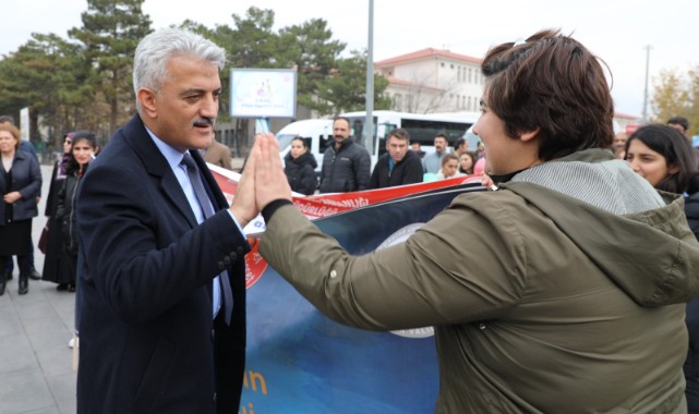 “Asıl engel gönüllerdeki engeldir”