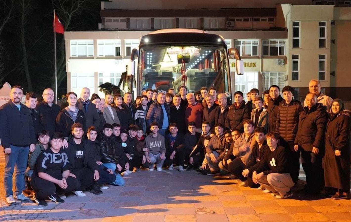 Sinoplu gençler ecdat izinde