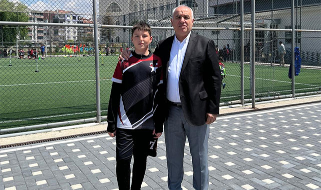 Kaymakam Kılıç minik futbolcunun hayalini gerçekleştirdi;